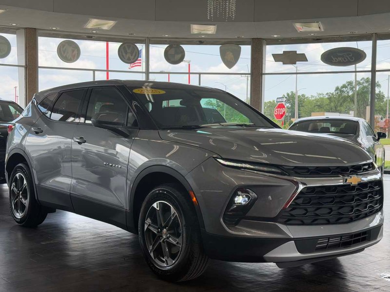 Chevrolet Blazer Vehicle Full-screen Gallery Image 02