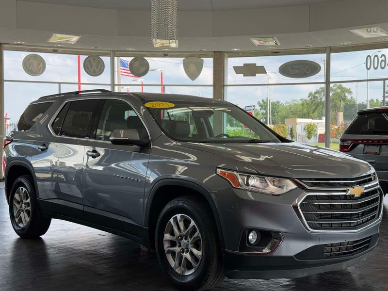 Chevrolet Traverse Vehicle Full-screen Gallery Image 02