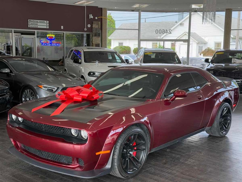 Dodge Challenger Vehicle Full-screen Gallery Image 03