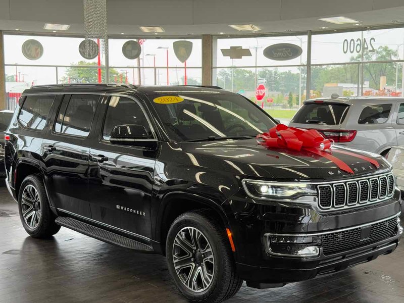 Jeep Wagoneer Vehicle Full-screen Gallery Image 01