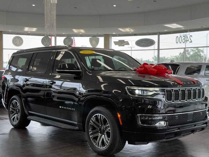 Jeep Wagoneer Vehicle Full-screen Gallery Image 02