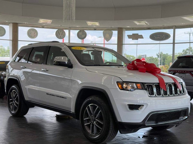 Jeep Grand Cherokee WK Vehicle Full-screen Gallery Image 02