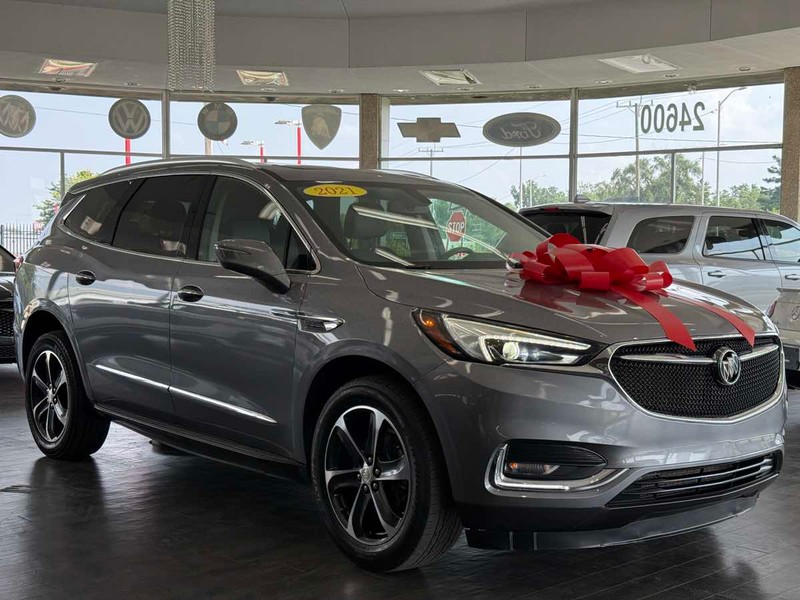 Buick Enclave Vehicle Full-screen Gallery Image 02