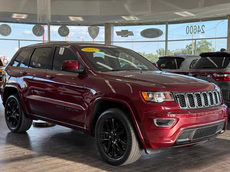 Jeep Grand Cherokee WK Vehicle Full-screen Gallery Image 02