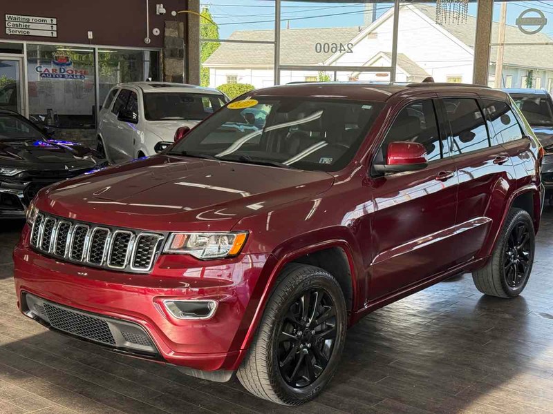 Jeep Grand Cherokee WK Vehicle Full-screen Gallery Image 03