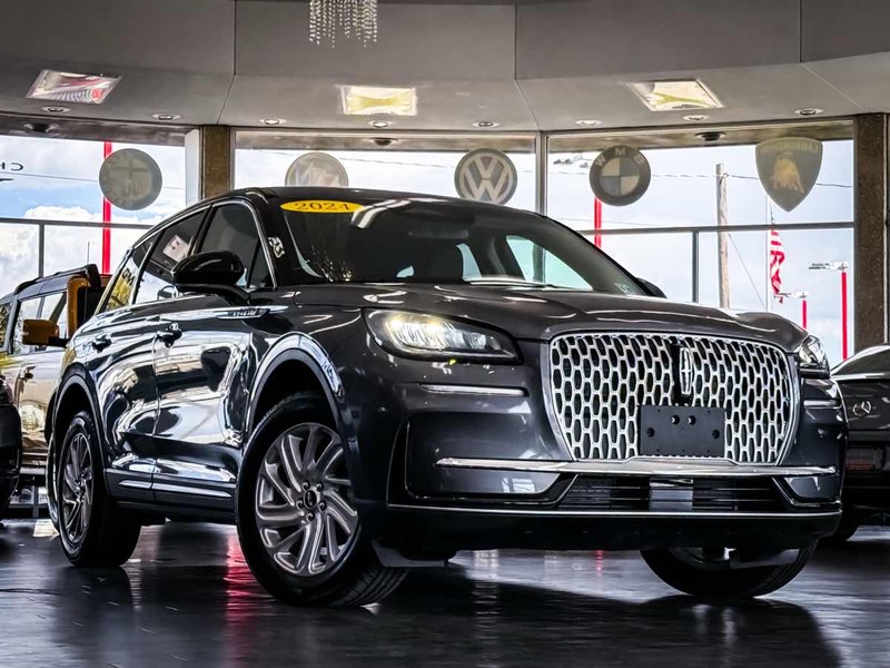 Lincoln Corsair Vehicle Full-screen Gallery Image 01