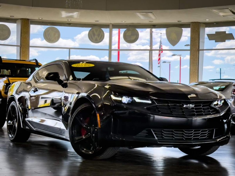 Chevrolet Camaro Vehicle Full-screen Gallery Image 01