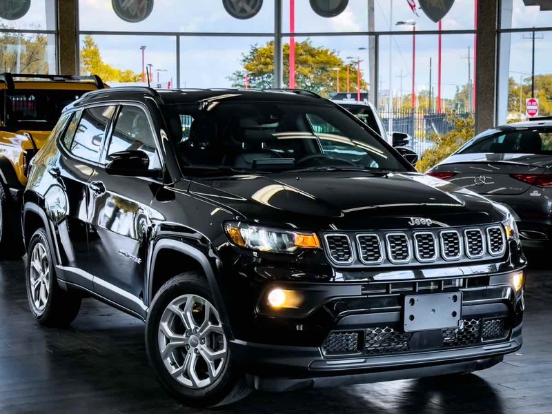 Jeep Compass Vehicle Full-screen Gallery Image 02