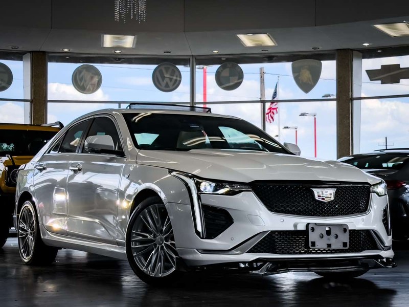 Cadillac CT4 Vehicle Full-screen Gallery Image 01