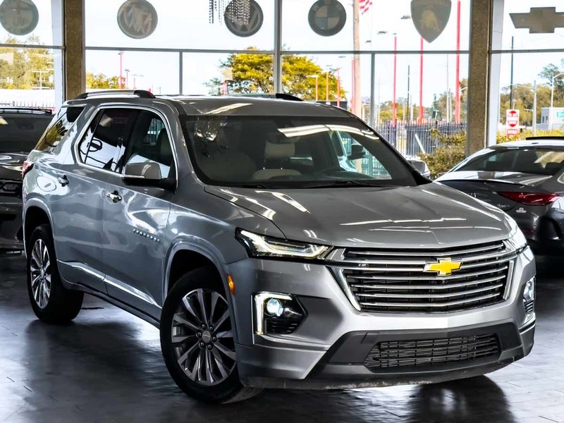 Chevrolet Traverse Vehicle Full-screen Gallery Image 02