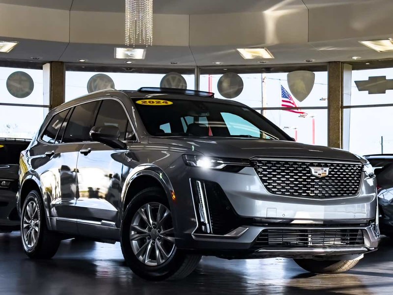 Cadillac XT6 Vehicle Full-screen Gallery Image 01