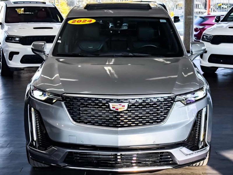 Cadillac XT6 Vehicle Full-screen Gallery Image 03