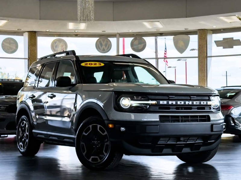 Ford Bronco Sport Vehicle Full-screen Gallery Image 01