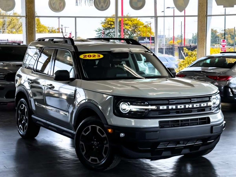 Ford Bronco Sport Vehicle Full-screen Gallery Image 02