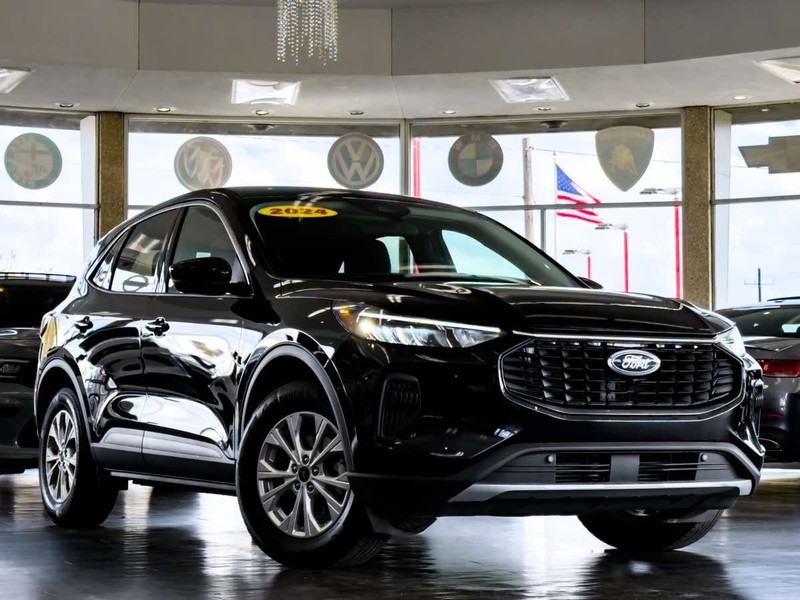 Ford Escape Vehicle Full-screen Gallery Image 01