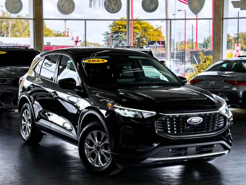 Ford Escape Vehicle Full-screen Gallery Image 02