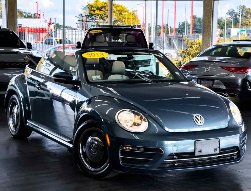 Volkswagen Beetle Convertible Vehicle Full-screen Gallery Image 02