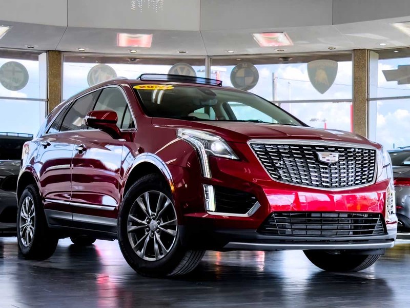 Cadillac XT5 Vehicle Full-screen Gallery Image 01