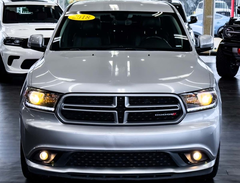 Dodge Durango Vehicle Full-screen Gallery Image 03