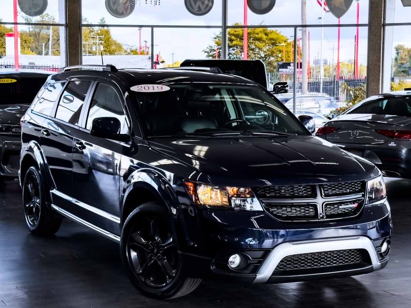 Dodge Journey Vehicle Full-screen Gallery Image 02