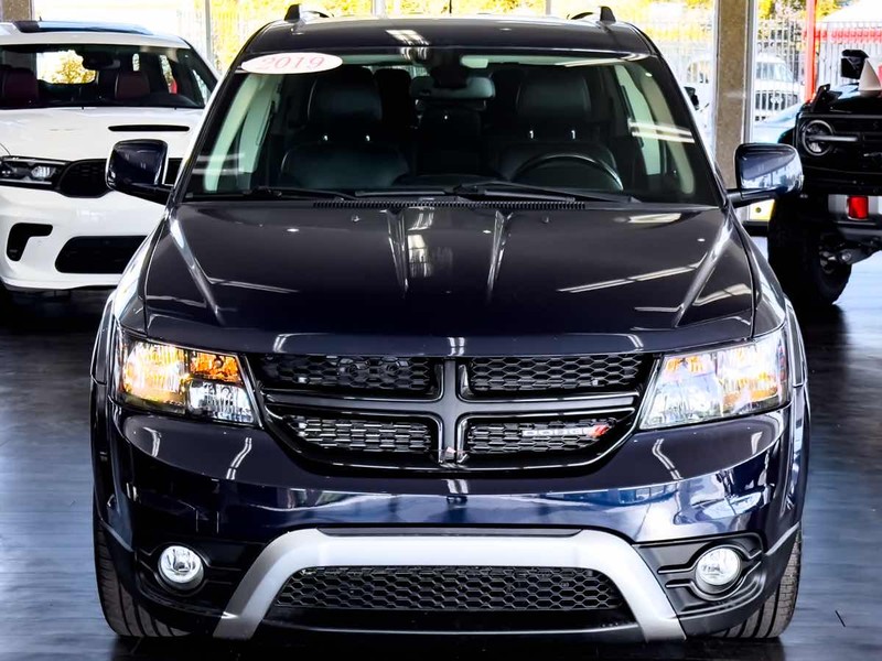 Dodge Journey Vehicle Full-screen Gallery Image 03