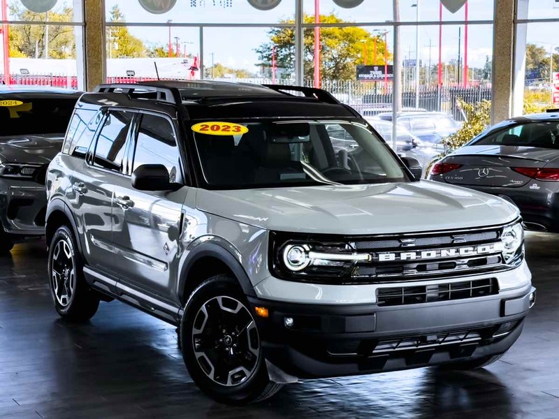 Ford Bronco Sport Vehicle Full-screen Gallery Image 02