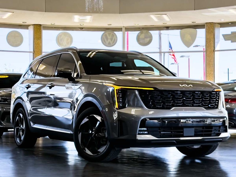 Kia Sorento Hybrid Vehicle Full-screen Gallery Image 01