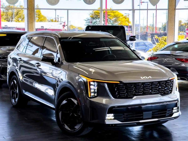 Kia Sorento Hybrid Vehicle Full-screen Gallery Image 02