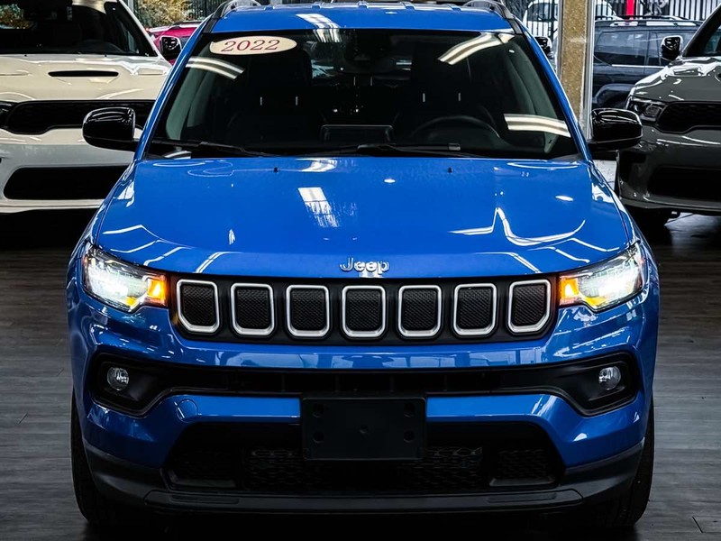 Jeep Compass Vehicle Full-screen Gallery Image 03