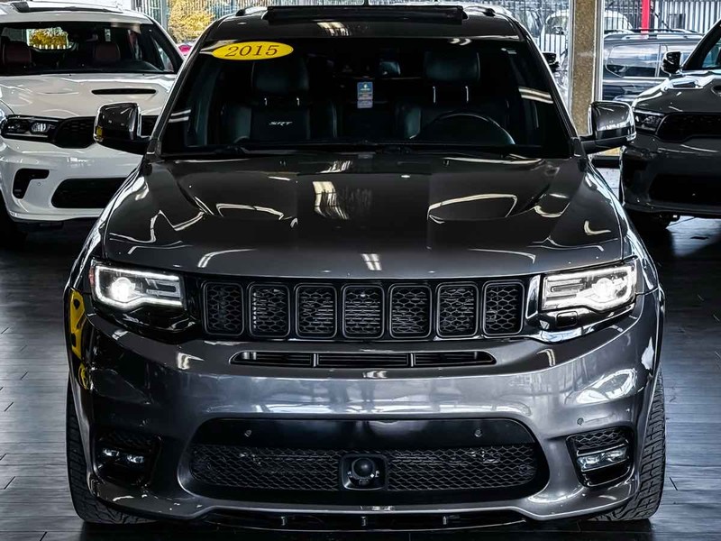 Jeep Grand Cherokee Vehicle Full-screen Gallery Image 03