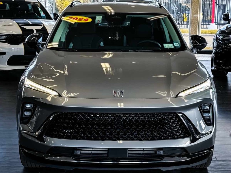 Buick Envision Vehicle Full-screen Gallery Image 03