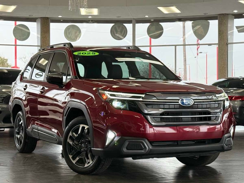 Subaru Forester Vehicle Full-screen Gallery Image 01