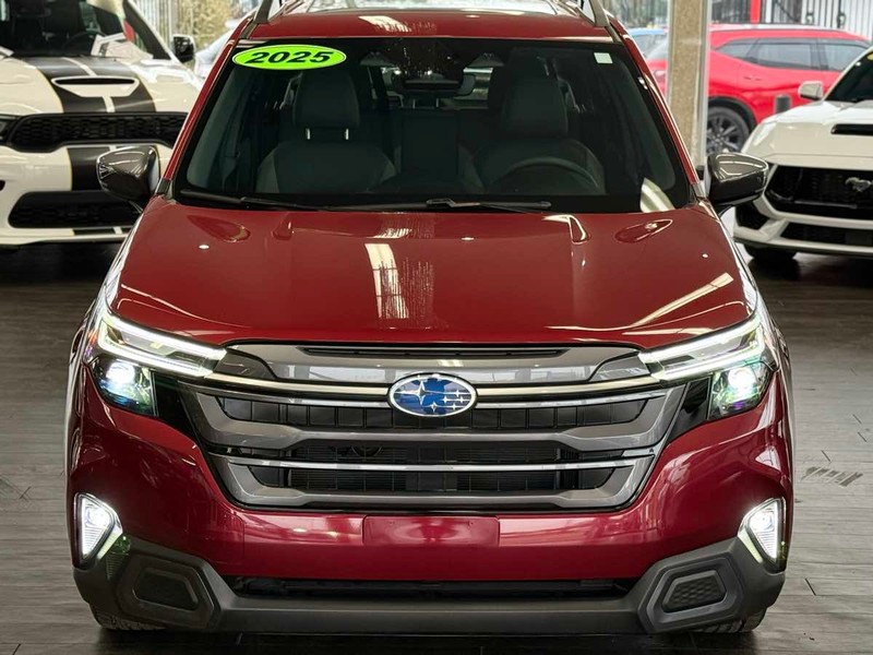 Subaru Forester Vehicle Full-screen Gallery Image 03