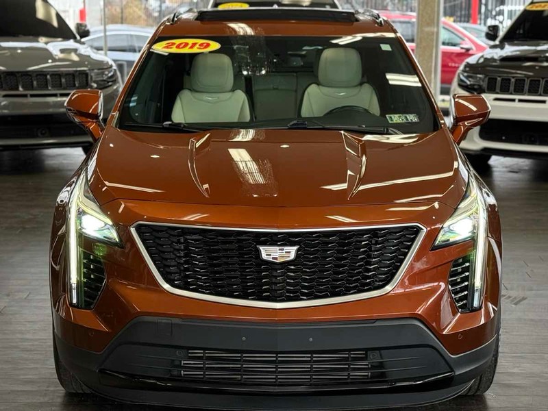 Cadillac XT4 Vehicle Full-screen Gallery Image 03