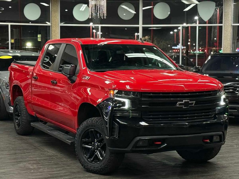 Chevrolet Silverado 1500 Vehicle Full-screen Gallery Image 02