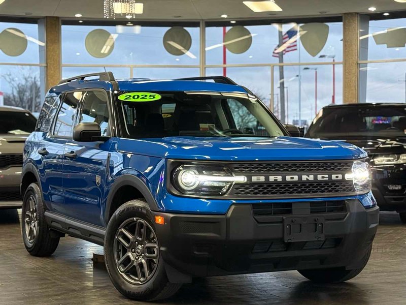 Ford Bronco Sport Vehicle Full-screen Gallery Image 01