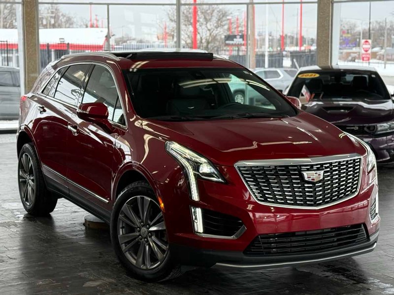 Cadillac XT5 Vehicle Full-screen Gallery Image 02