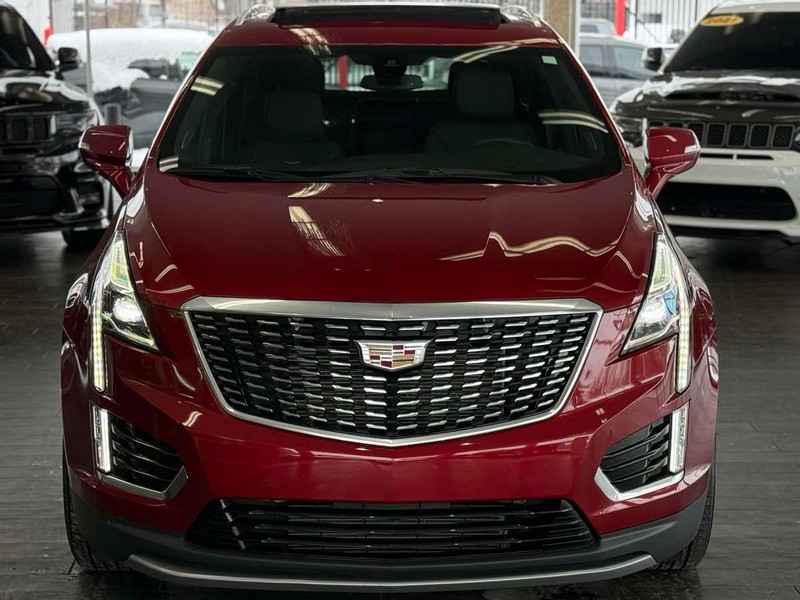 Cadillac XT5 Vehicle Full-screen Gallery Image 03