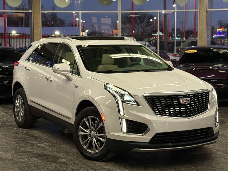 Cadillac XT5 Vehicle Full-screen Gallery Image 02