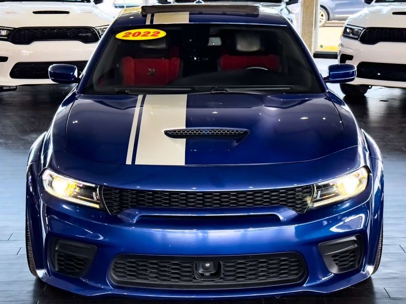 Dodge Charger Vehicle Full-screen Gallery Image 03