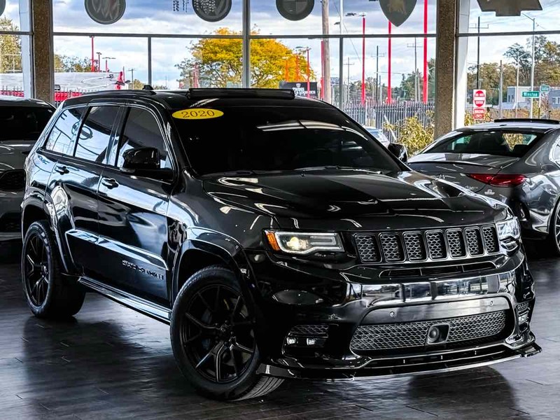 Jeep Grand Cherokee Vehicle Full-screen Gallery Image 02