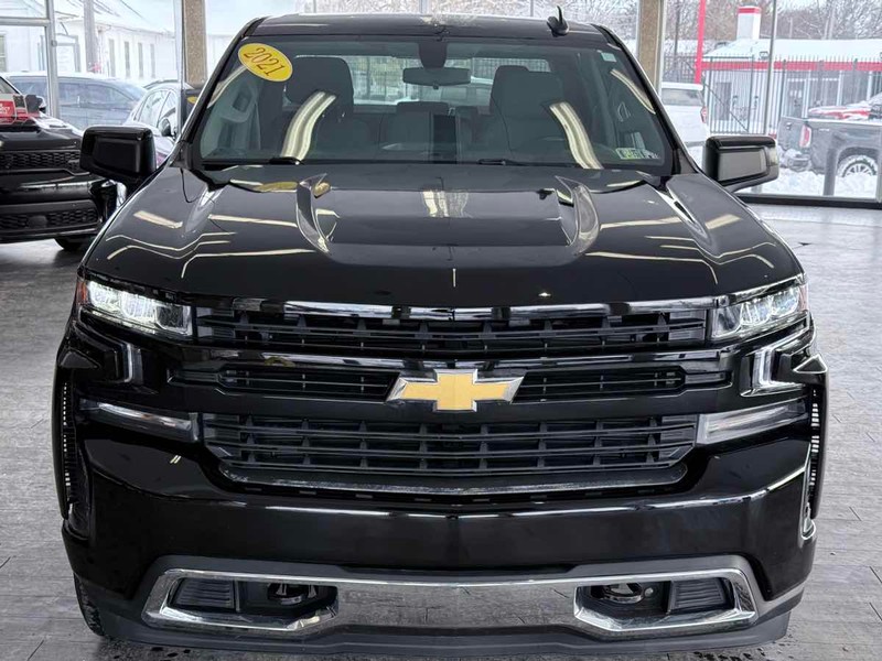 Chevrolet Silverado 1500 Vehicle Full-screen Gallery Image 03