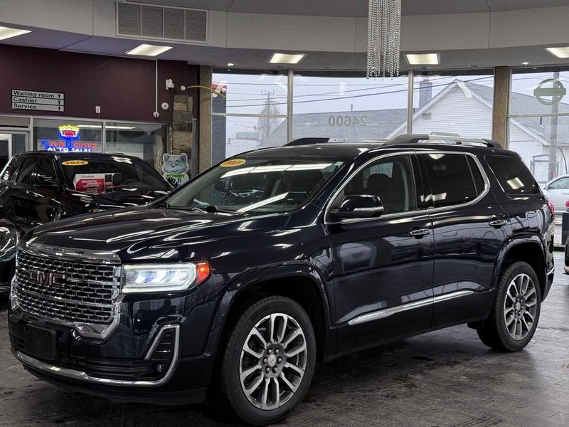 GMC Acadia Vehicle Full-screen Gallery Image 02