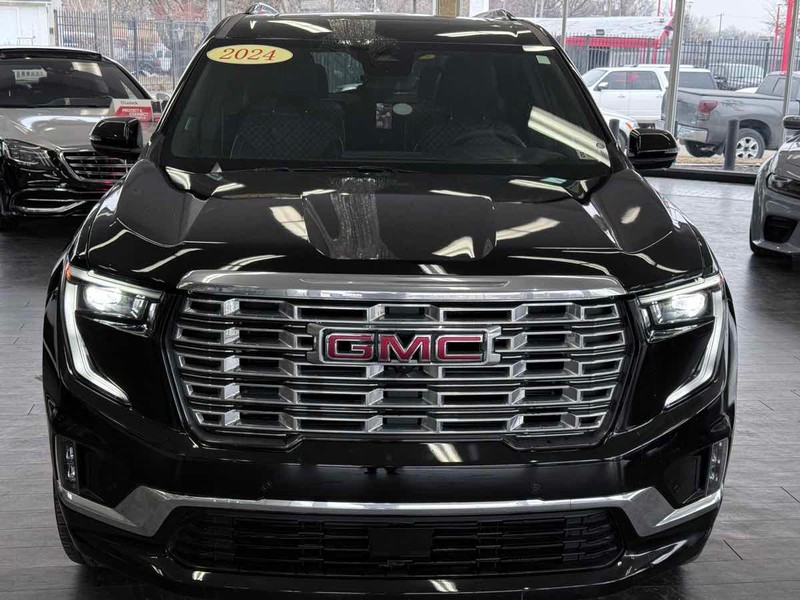 GMC Acadia Vehicle Full-screen Gallery Image 03