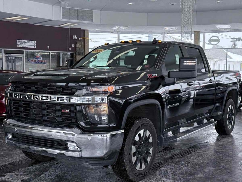 Chevrolet Silverado 2500HD Vehicle Full-screen Gallery Image 02