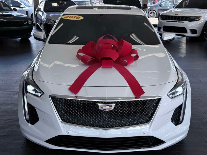 Cadillac CT6 Sedan Vehicle Full-screen Gallery Image 03