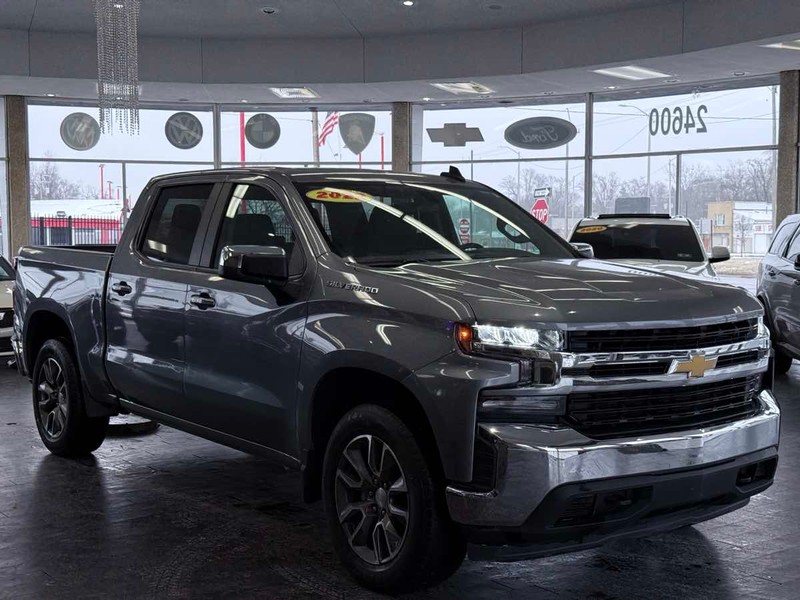 Chevrolet Silverado 1500 LTD Vehicle Full-screen Gallery Image 01