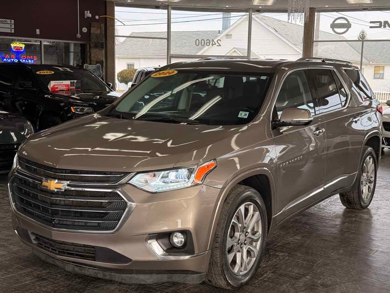 Chevrolet Traverse Vehicle Full-screen Gallery Image 02