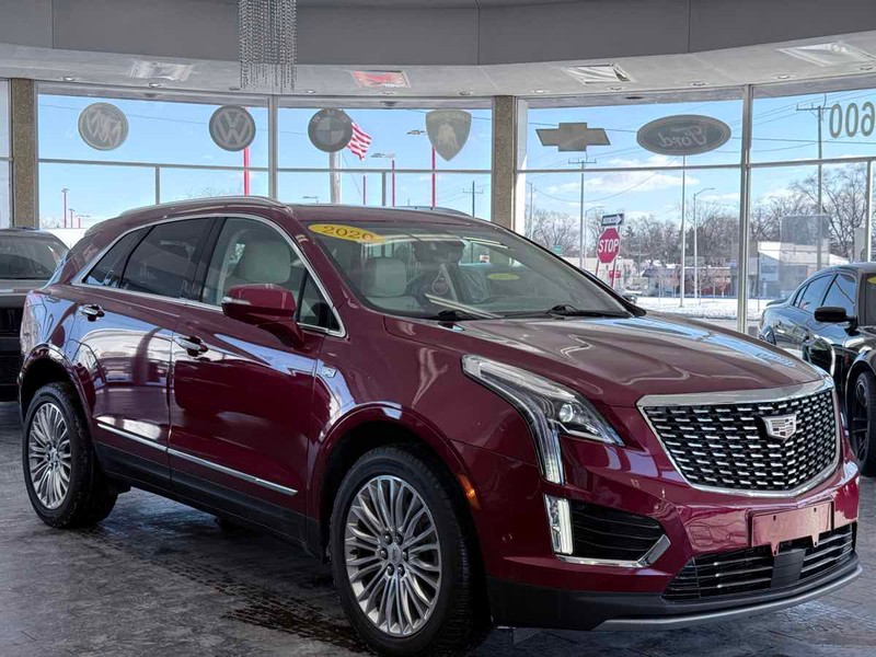 Cadillac XT5 Vehicle Full-screen Gallery Image 01
