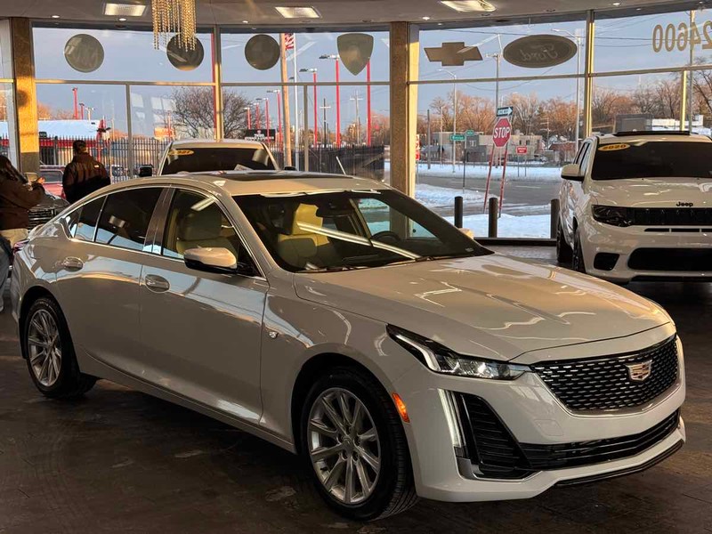 Cadillac CT5 Vehicle Full-screen Gallery Image 01